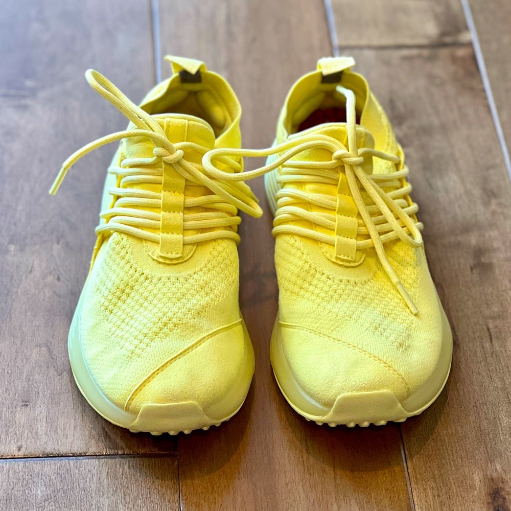Lame Eight Size 7.5